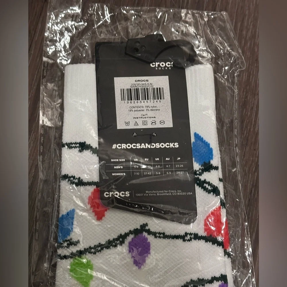 NWT Crocs Light Graphic Socks - Picture 3 of 3
